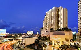 โรงแรมเซ็นจูรี่ พาร์ค กรุงเทพ (SHA Plus+)
